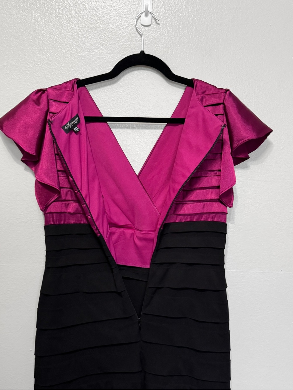 Signature by Sangria Magenta & Black Flutter-Sleeve Dress Size 12 - Picture 8 of 9